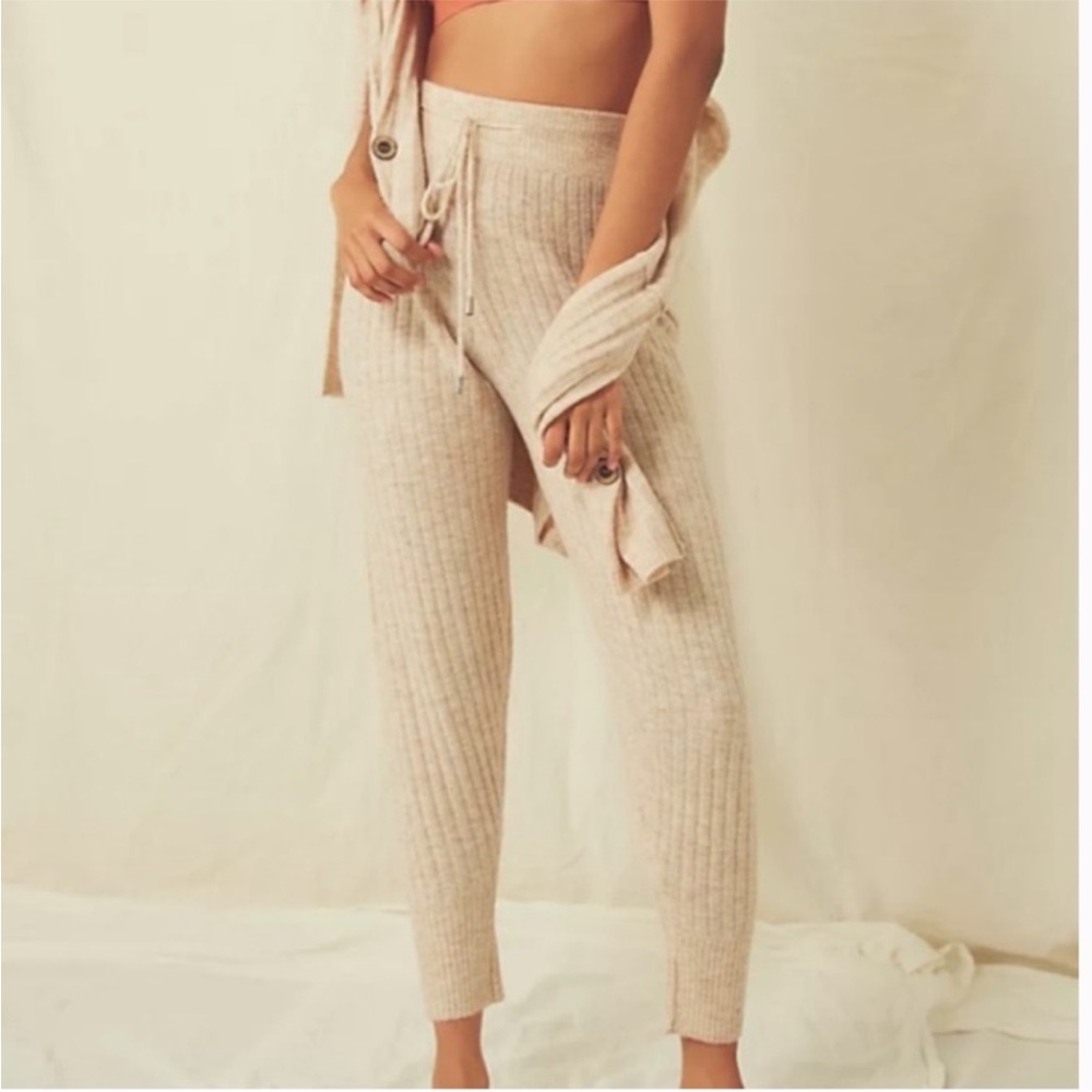 FREE PEOPLE Oatmeal Color Ribbed Cozy & Warm Sweater Joggers Drawstring Waist